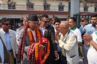 कांग्रेसका सभापति तथा पूर्वप्रधानमन्त्री देउवाद्वारा शहीद यादवनाथ आलोकको शालिक अनावरण