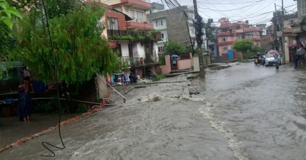 काठमाडौँमा भारी वर्षाका कारण अनामनगर, सामाखुसी लगाएत विभिन्न क्षेत्रहरू डुबानमा