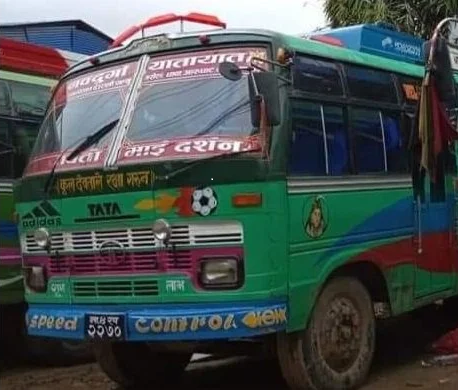 गोरखाबाट काठमाडौँ जाँदै गरेको बस सम्पर्कविहीन