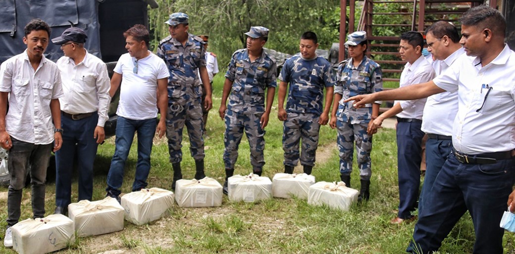 जोख्‍न टक्सार महाशाखा लगियो विमानस्थलबाट बरामद सुन